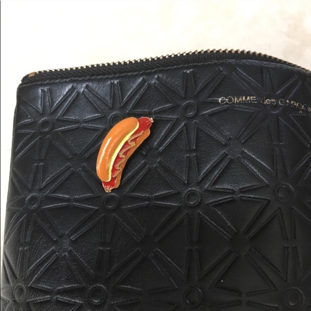 Hot Dog Pin 🌭